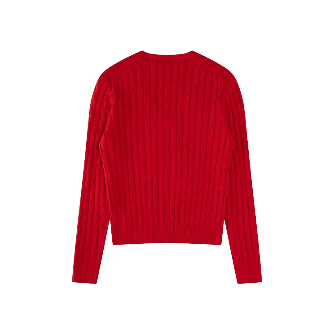 P210 #R90 RALPH LAUREN Thirteen colors of Ralph Lauren classic small label embroidery V-neck pullover cable cardigan sweater women's top, high-density LOGO embroidery on the chest, original customization of tag accessories. Made of pure cotton yarn, pure cotton is skin-friendly and comfortable, small label war horse embroidered twist button V-neck sweater🐎High quality, follow the blogger to learn how to wear it! Let’s buy a Ralph Lauren cable sweater. It’s a super hard-to-find series after it became popular. It’s hard to find one on the official website. It’s simple and practical to wear, with a lazy and loose feel. The thickened fabric has more texture, feels soft and delicate, and has a loose fit. Whether worn alone or layered, you can wear different styles of fashion with just one piece!   Size： Sleeve length: 60/61/62/63